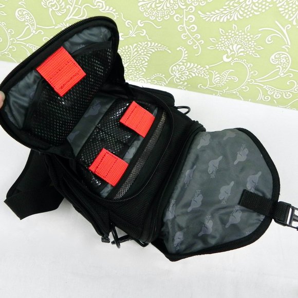 NWOT Roots Multi-Purpose Bag - Picture 7 of 12